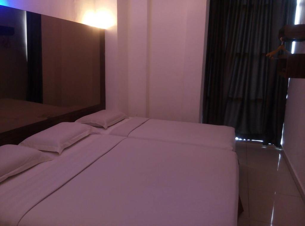 Dream Hotel Klang Buitenkant foto