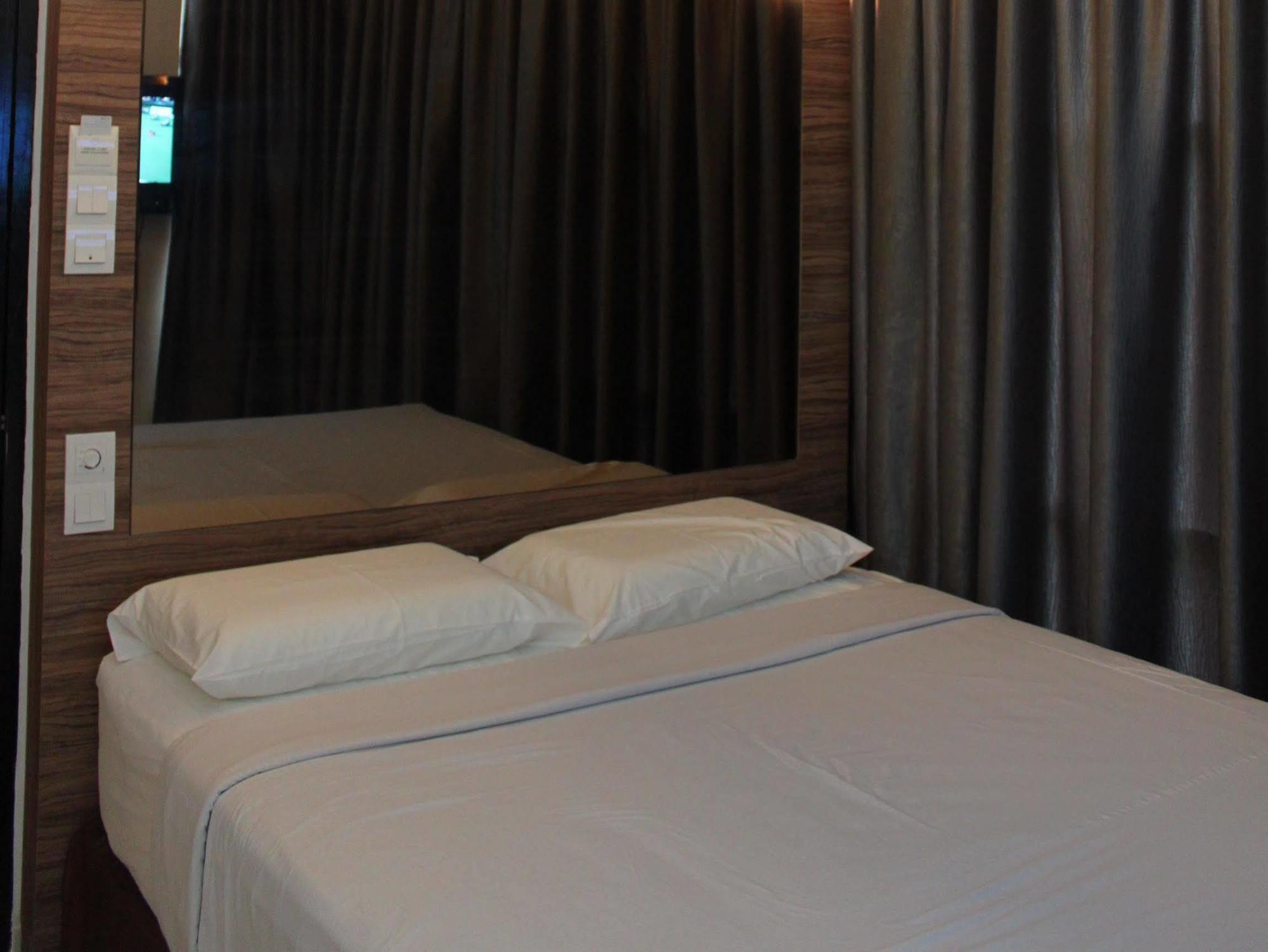 Dream Hotel Klang Buitenkant foto